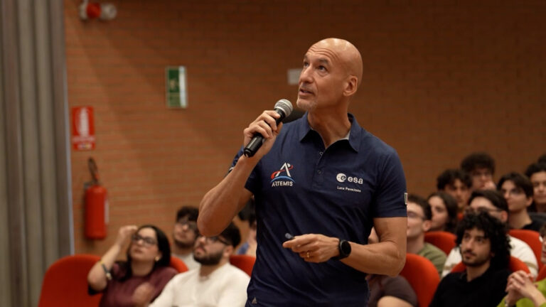 Spazio, Luca Parmitano incontra gli studenti della Federico II