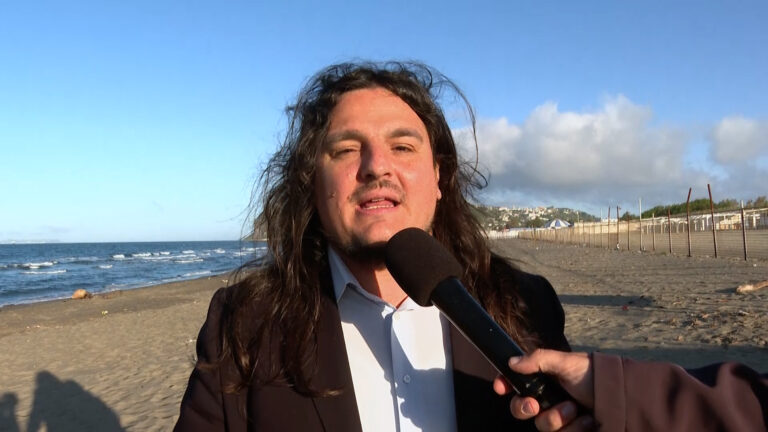 Bacoli, la crociata del sindaco Della Ragione per riprendersi i lidi militari