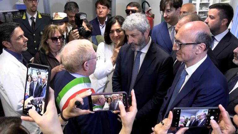 Sanità, Roberto Fico riapre Pronto Soccorso dell' ospedale di Boscotrecase