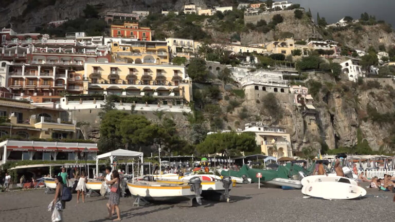 Inchiesta per appalti di lavori pubblici, i Carabinieri al comune di Positano