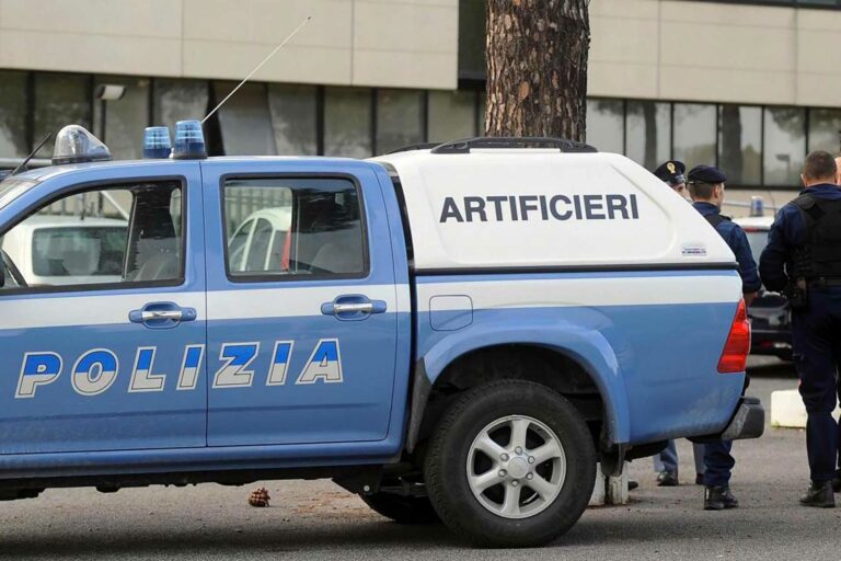 Sventato attentato a Poggioreale: trovata una bomba di quasi due chili pronta a esplodere