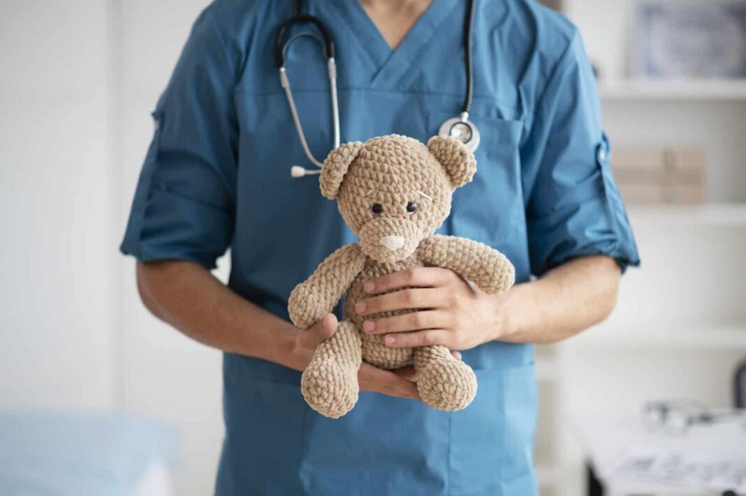 In Campania c’è carenza di pediatri di base. Fondazione Gimbe: “È allarme per il 2029”