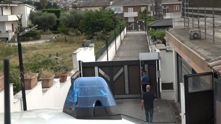 Quarto, muore folgorato mentre lavora in giardino