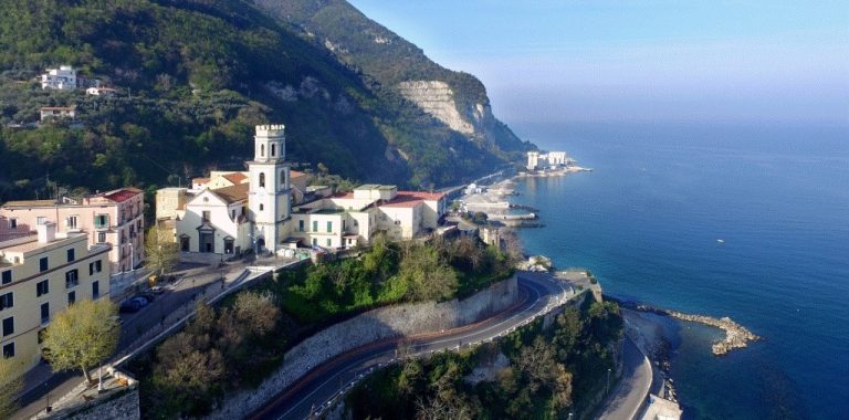 Frana a Pozzano chiusa la Panoramica per la Penisola Sorrentina Traffico in tilt