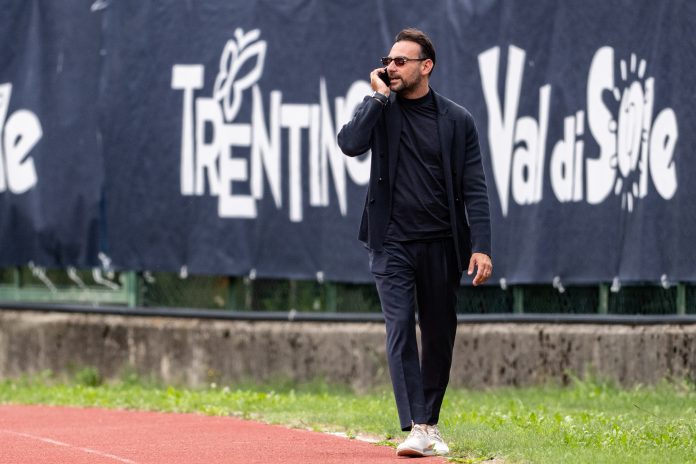 Il direttore sportivo del Napoli Giovanni Manna