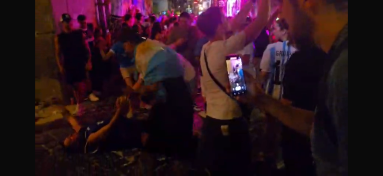 L’Argentina va in finale, a Napoli esplode la festa nei Quartieri spagnoli