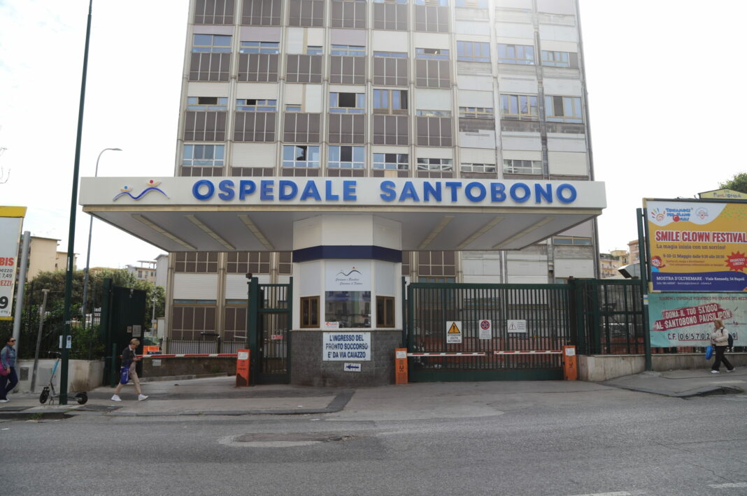 Una donna porta la sua bimba di 2 anni al Santobono dove risulta positiva alla cannabis. Allertati procura per i minorenni e servizi sociali