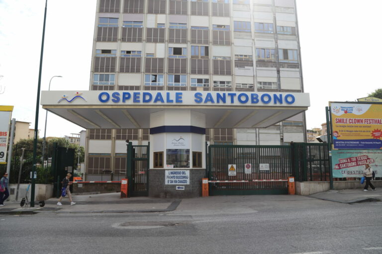 Una donna porta la sua bimba di 2 anni al Santobono dove risulta positiva alla cannabis. Allertati procura per i minorenni e servizi sociali