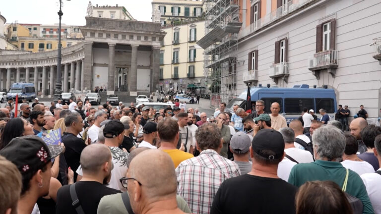 Lavoro, lo stop ai tirocini fa infuriare i disoccupati napoletani
