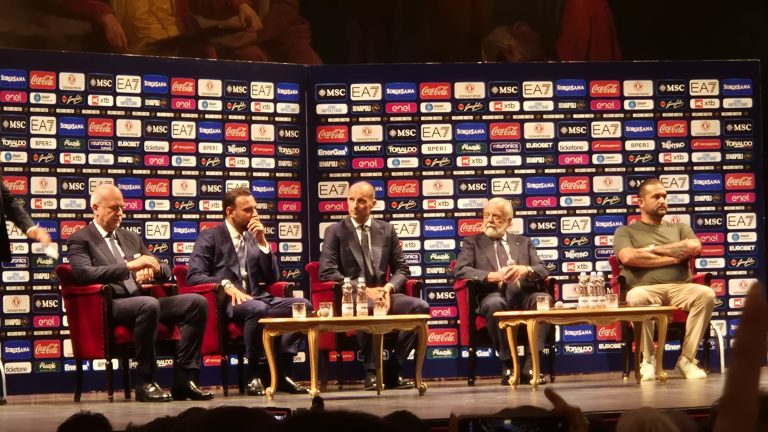 Allegri: “Qui per restituire gli scudetti chiacchierati, la rosa è forte. Su De Bruyne…”