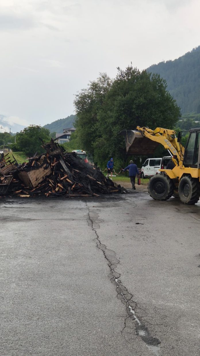 Incendio a Dimaro (Videoinformazioni.com)