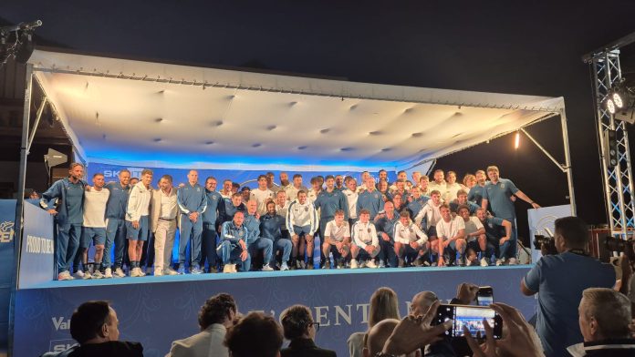 La presentazione del Napoli (Videoinformazioni.com)