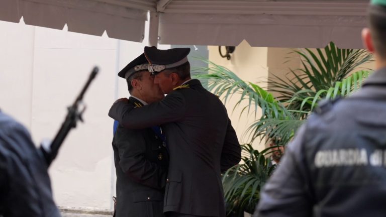 Cambio vertice guardia di finanza in Campania: cerimonia avvicendamento tra generali Barbera e Manna