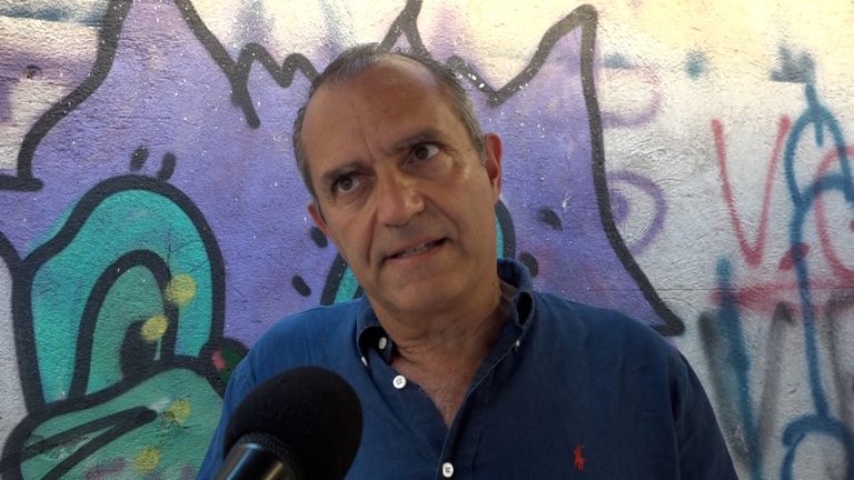 Caos Municipalità, l’affondo di De Magistris: “Vero scandalo è stipendio Manfredi”