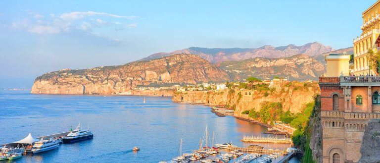 Spaccio di cocaina e marijuana tra ristoranti e yacht in Penisola Sorrentina, blitz della finanza