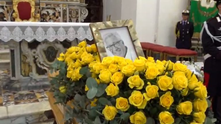 Peppino di Capri, ultimo saluto nella sua isola azzurra