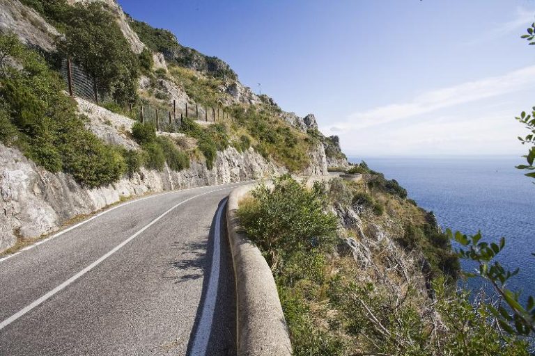 Riapre al traffico la 'Statale 163 Amalfitana'. Rimosso il senso unico alternato sulla tratta di Vico Equense