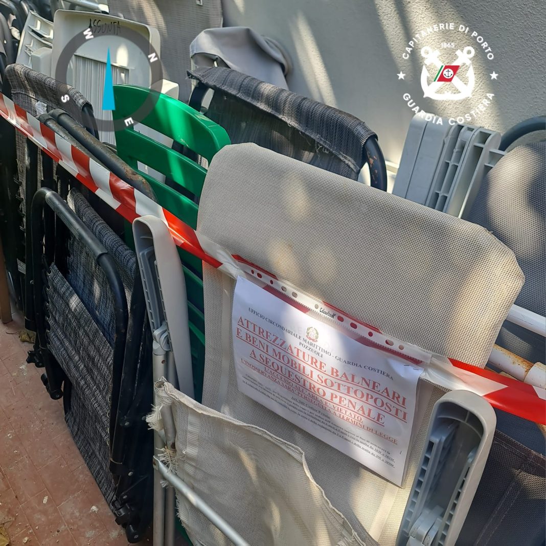 Spiaggia occupata abusivamente
