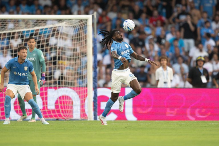 Camerun, Anguissa lascia la nazionale: “Un onore, ho realizzato il mio sogno. Grazie per la vostra passione”