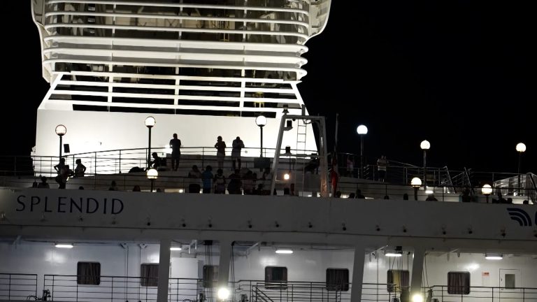 Guasto all’aria condizionata, bloccata la partenza del traghetto GNV da Napoli a Palermo: forte tensione nel porto. Interviene la polizia