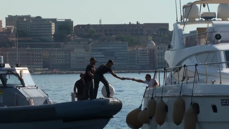 guardia di finanza polizia del mare golfo napoli