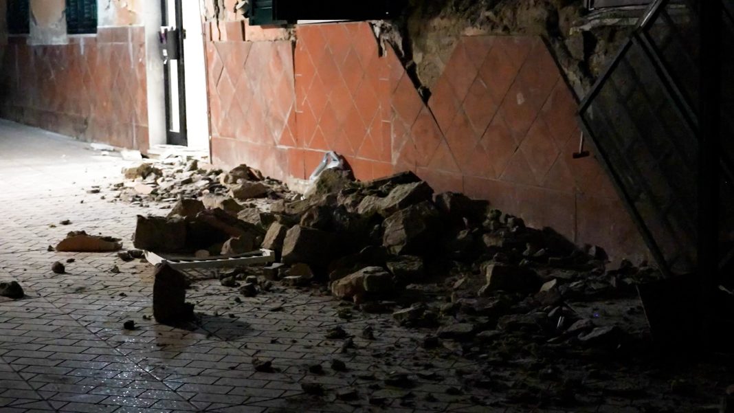 Terremoto ai Campi Flegrei