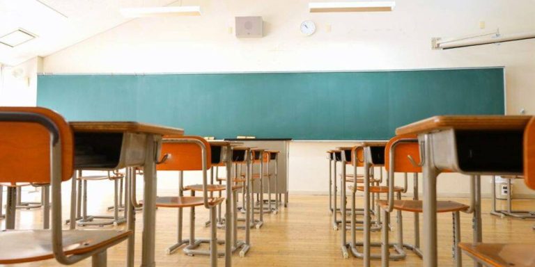 Scuola, domani in Campania risuona la campanella. Ma si pensa già ai possibili 'ponti'