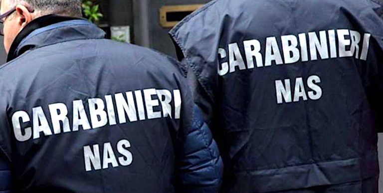 Chiuso un bar a Forio d'Ischia: titolare usava il laboratorio chiuso dai Nas per gravi irregolarità igienico sanitarie