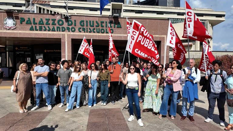 Giustizia, presidio dei precari Pnrr fuori al Tribunale