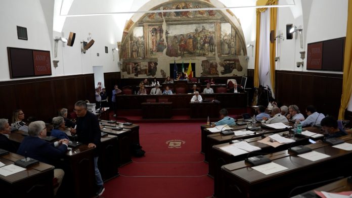 Caso Gettonopoli, consigliere d'Angelo propone sospensione recuperi: arriva apertura del sindaco Caso Gettonopoli, consigliere d'Angelo propone sospensione recuperi: arriva apertura del sindaco