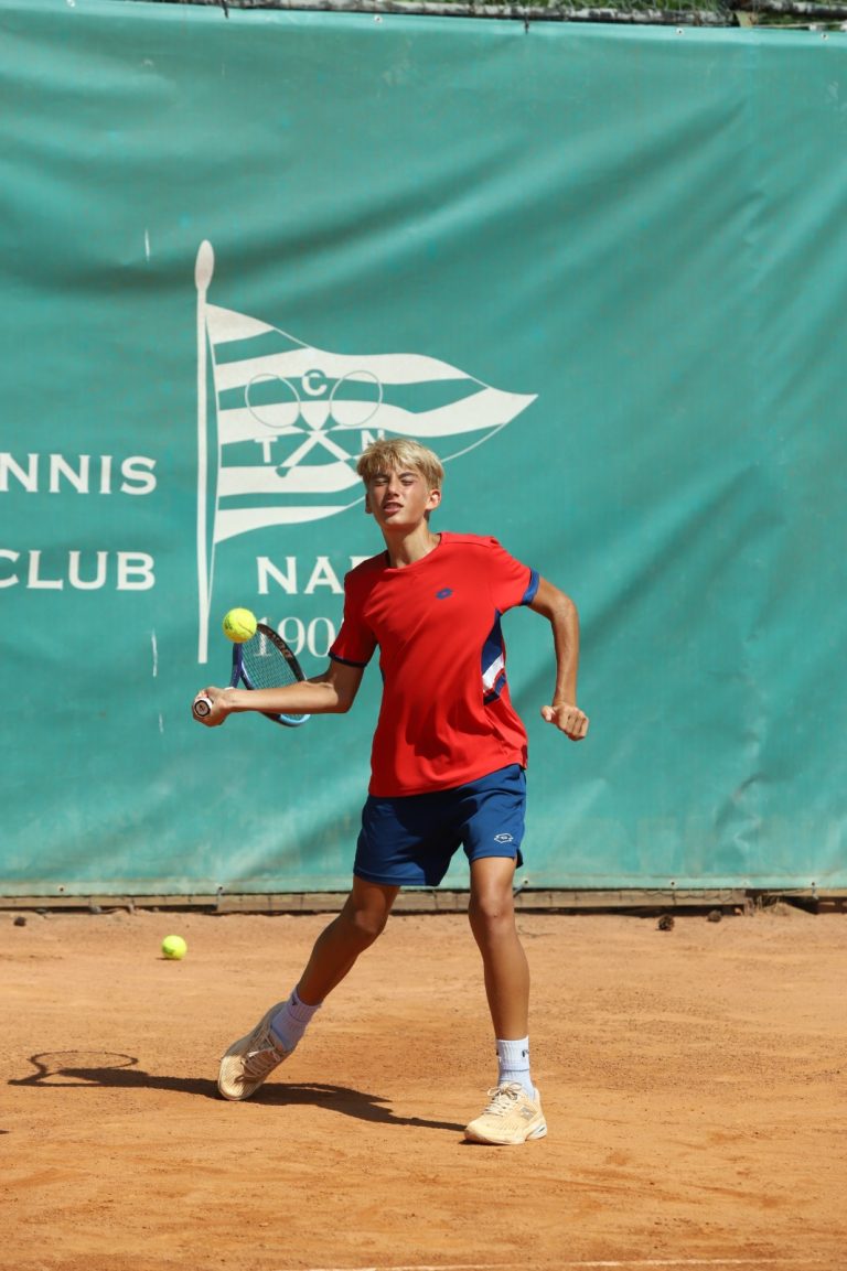 Campionati italiani giovanili al Tennis Club Napoli: Roberto Cantelmo vola in semifinale