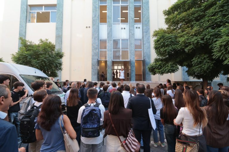 Primo giorno di scuola a Napoli