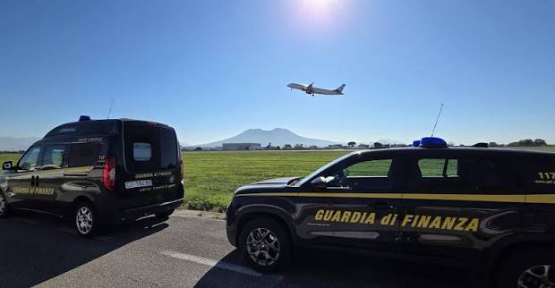 Contrabbando di carburante in Campania: buco da 7,8 milioni e 3 arresti. L'ombra del clan Mazzarella