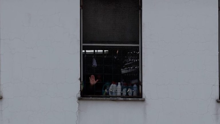Ultimo segnale, il Governo “spegne” i cellulari dei carcerati