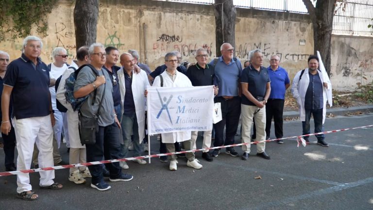 Sciopero nazionale medici di famiglia, a Napoli presidio fuori sede Rai