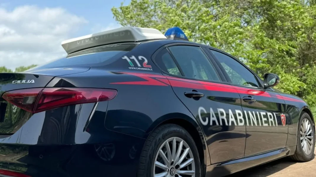 Calci e pugni alla fidanzata in auto per gelosia. Arrestato dai carabinieri nel centro di Sant'Anastasia in provincia di Napoli