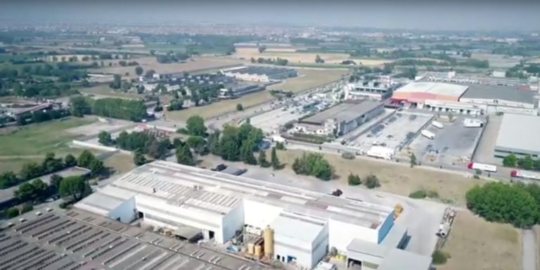 Caivano, esalazioni tossiche nella zona Asi. Il sindaco dispone l'obbligo delle mascherine FFP2 per i residenti