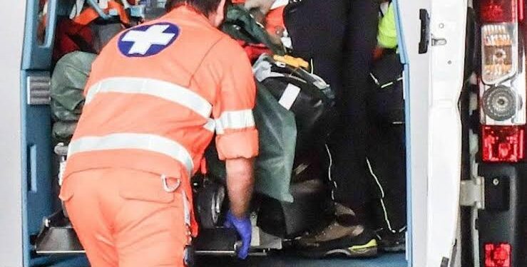 Dramma in un centro sanitario di Monterusciello: giovane affetto da autismo cade dal palazzo e muore. La mamma: “Esigo risposte e verità”