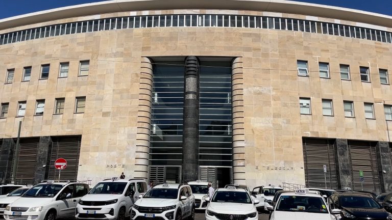 Napoli, lo storico Palazzo delle Poste compie 90 anni