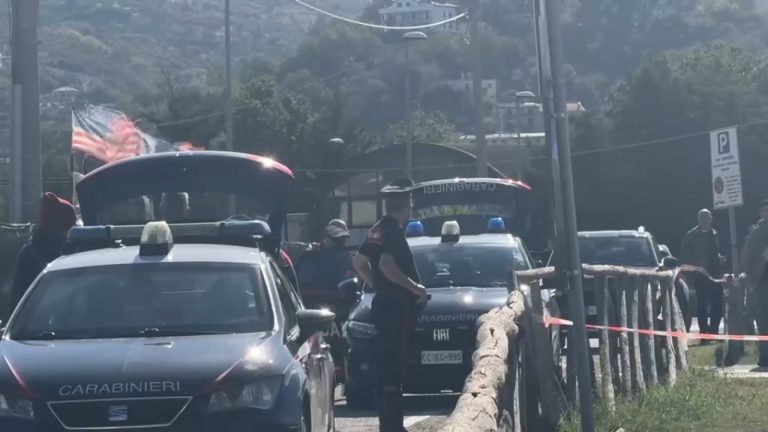 Uomo trovato sgozzato in auto nel Salernitano