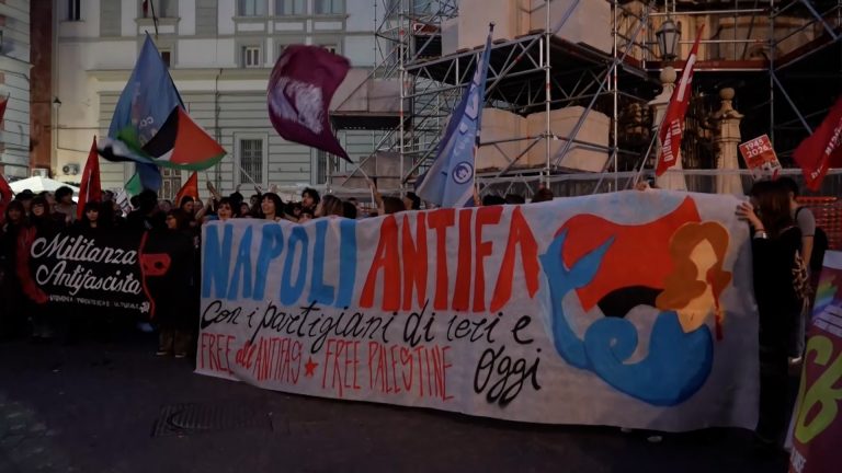 Antifascismo, corteo a Napoli per la chiusura di "Antifa Fest"