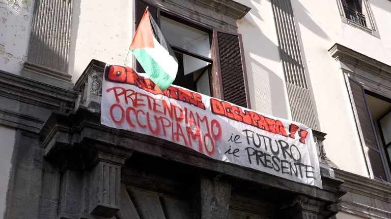 Dopo scuole protesta anche l’Università, occupata l’Orientale a Napoli