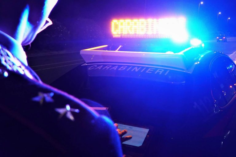 Anziana investita da una moto e lasciata a terra a Giugliano: caccia al pirata in fuga. E’ gravissima. Indagini dei carabinieri