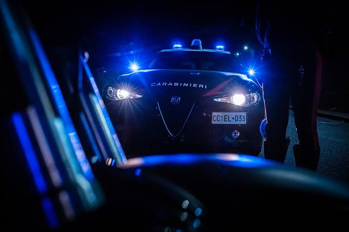 In una casa famiglia a Giugliano ragazzo accoltella due coetanei e fugge