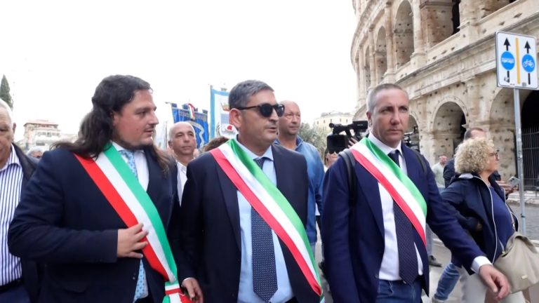 Protesta a Roma degli sfollati dei Campi Flegrei: 10 giorni per conoscere i dettagli del decreto